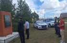 Сотрудники и ветераны ОМВД почтили память погибшего при исполнении служебных обязанностей инспектора ДПС Владимира Подберезного
