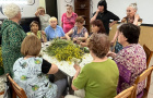 Мастер- класс «К Цветку цветок - сплетаю венок» прошёл в Новоуральском ДК