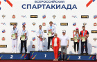 Губернатор Челябинской области Алексей Текслер и многократная чемпионка Паралимпийских игр, мира и Европы Рима Баталова наградили победителей состязаний по спортивной ходьбе Всероссийской спартакиады по лёгкой атлетике