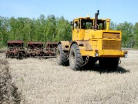 Посевная страда в Варненском районе в самом разгаре. В начале мая уже многие хозяйства приступили к весеннее-полевым работам. Посевная страда в Варненском районе в самом разгаре. В начале мая уже многие хозяйства приступили к весеннее-полевым работам.